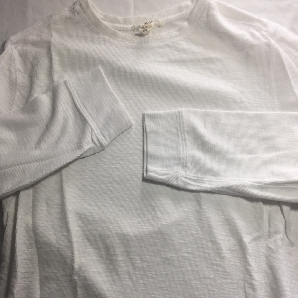 Forever 21 men white thin thermal sweater.
